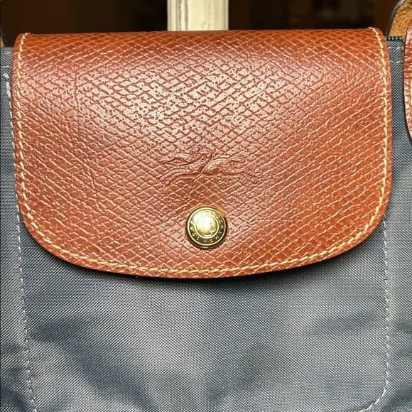 Longchamp Le Pliage Tote - Picture 3 of 9